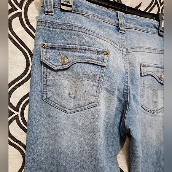 Union Bay Distressed Jeans - Picture 1 of 16